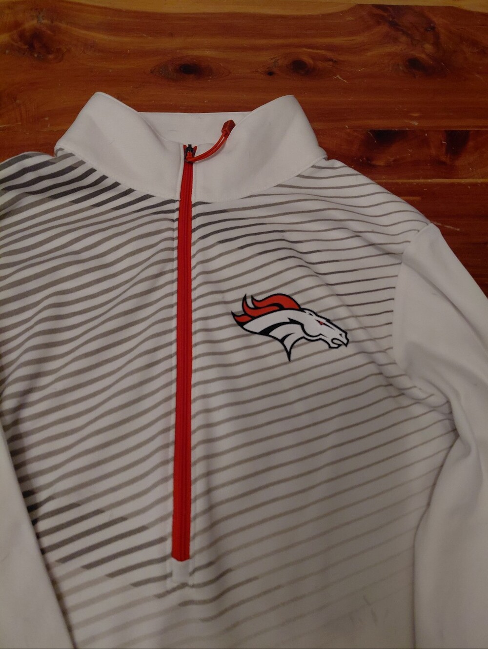 DENVER BRONCOS LONG SLEEVE SHIRT SIZE MEDIUM